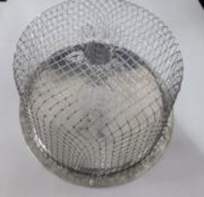 METAL CAGE TRAP WITH GUILLOTINE DOOR MECHANISM