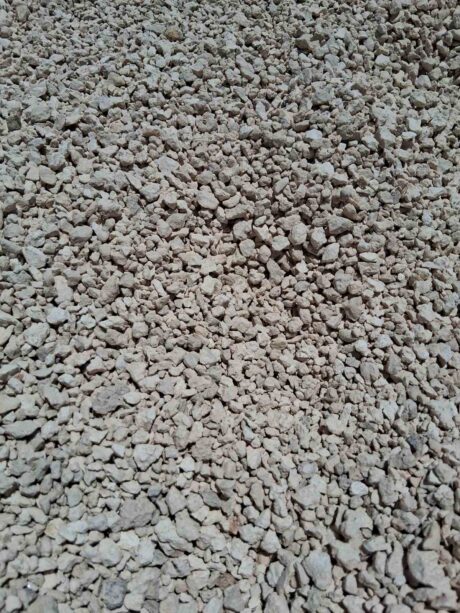 WHITE CRUSHED STONE  BIG BAG